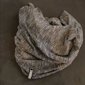 Lululemon vinyasa scarf